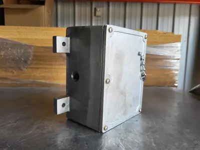 8.5"x 9.5"x 4.5" Mounting Box