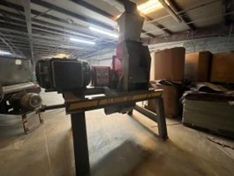 USED HOG  GRINDER 100 HP  15" X 18" OPENING
