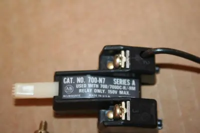 NEW ALLEN BRADLEY 700-N7