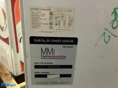 MMI Refrigeration CLR-CSTM-1001 5.5 cu. Ft chest cooler, 30”x32”x19-3/4”