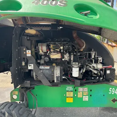 USED 2014 JLG 400S