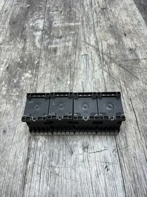 Siemens 3RH1131-2BB40 Electrical/PLC/Automation | ESS Industrial Equipment Sales (4)