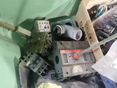Allen Bradley, ABB  Disconnect Switch