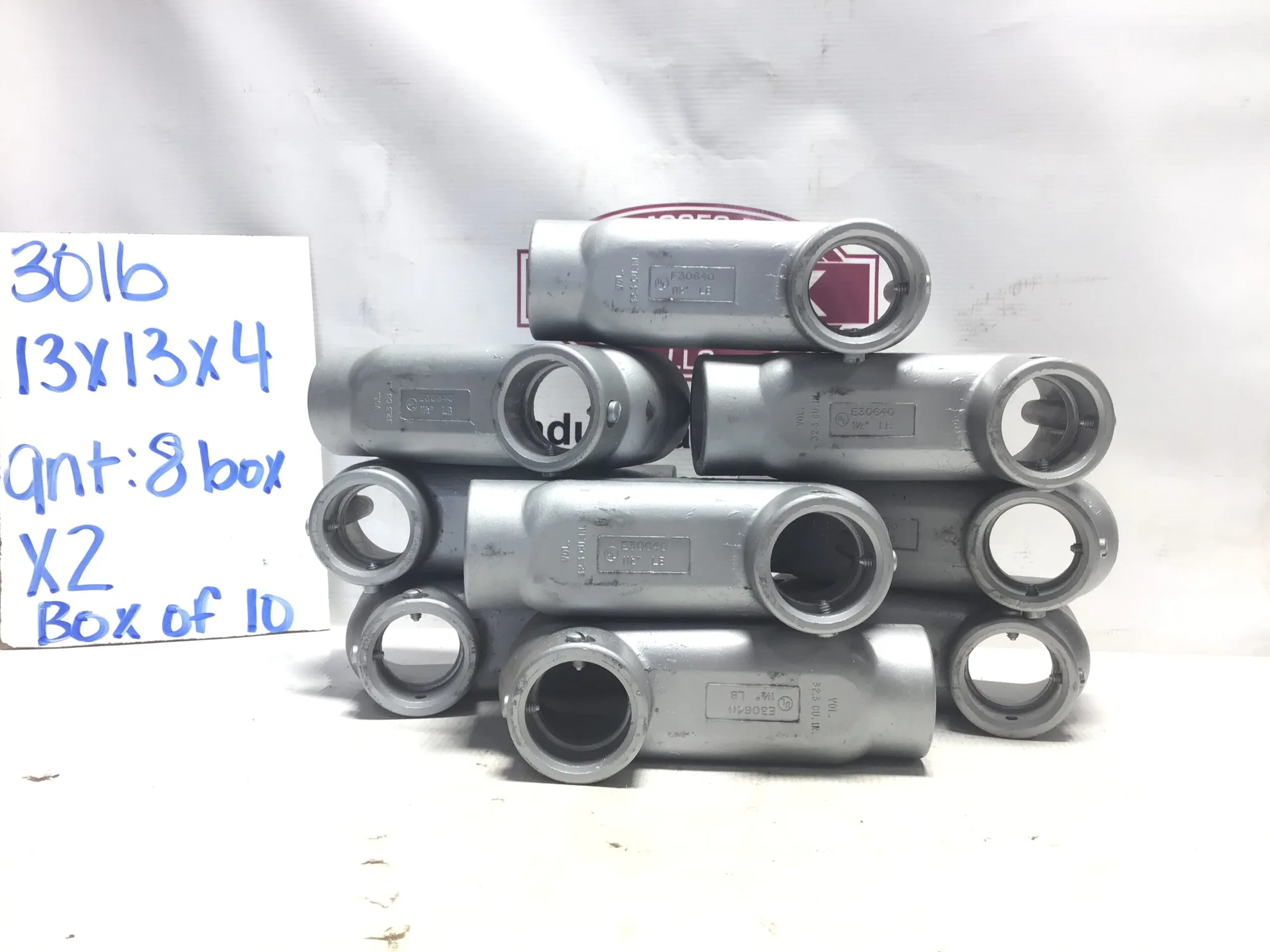 Crouse Hinds Type E30640 1-1/2LR Condulet 32.3 Cu In No Cover 1-1/2″ NPT (lot of 10)