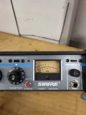 Shure M267 Series Audio Mixer with VU Meter, Damaged Power Cord