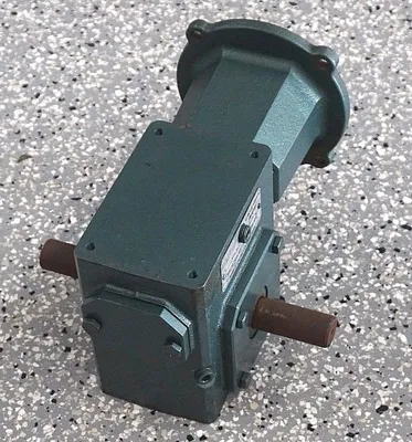 NEW GROVE GEAR BM220-1 GEAR REDUCER 1750 RPM, BM2201