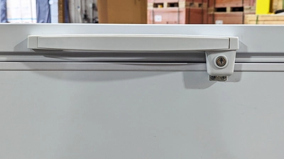 171-0377 105" Solid Top Self Contained Chest Freezer