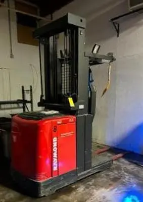 USED 2016 RAYMOND 560-OPC30TT