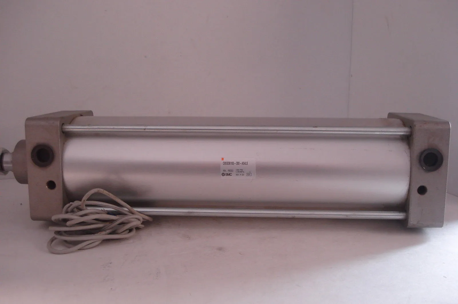 NEW SMC C95SDB100-300-A54LS ACTUATOR CYLINDER