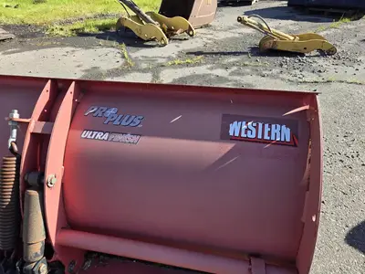 USED 2012 WESTERN PRO PLUS