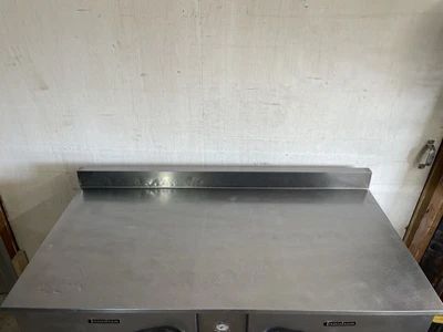 182-0115 Traulsen UHT60-LR Self Contained Undercounter Worktop Cooler