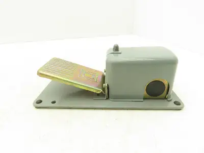 Square D CG-2 Foot Switch Class 9002