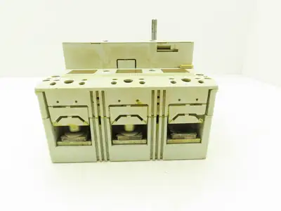 Moeller P10-630 Circuit Breaker 800A 690VAC 3 Pole W/Disconnect Mechanism DNZM10