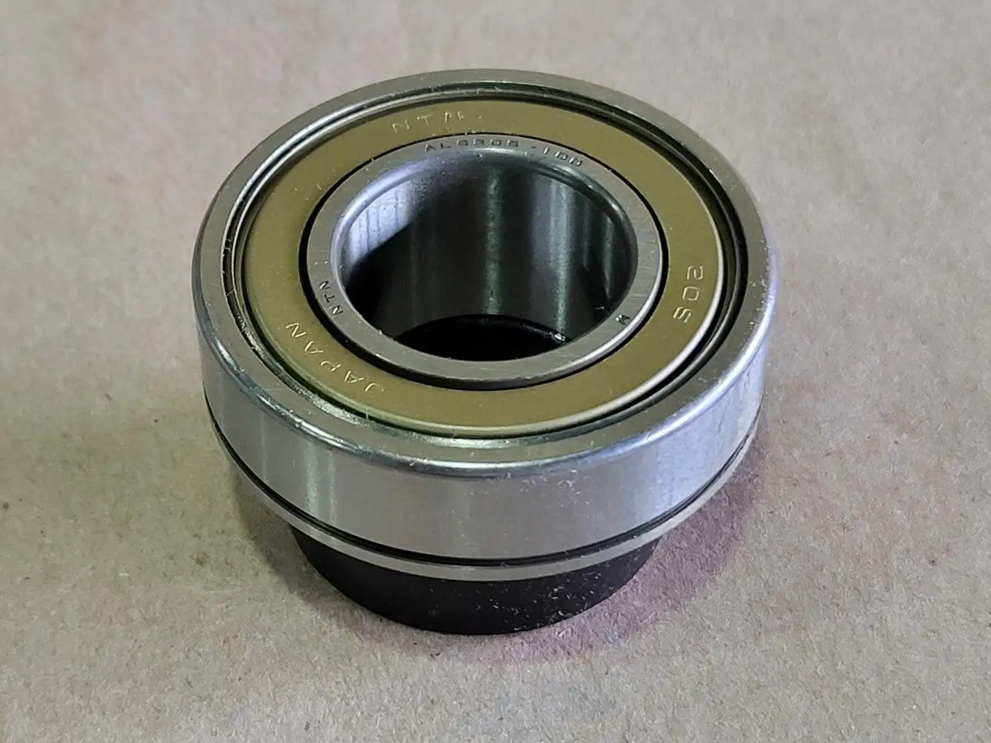 NEW NTN AELS205-100N