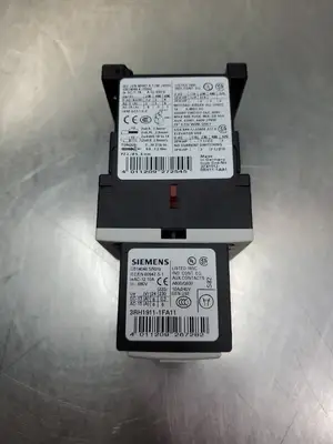 Siemens 3RT10151AK61 Contactor w/3RH19111FA11 Contactor. 4D51