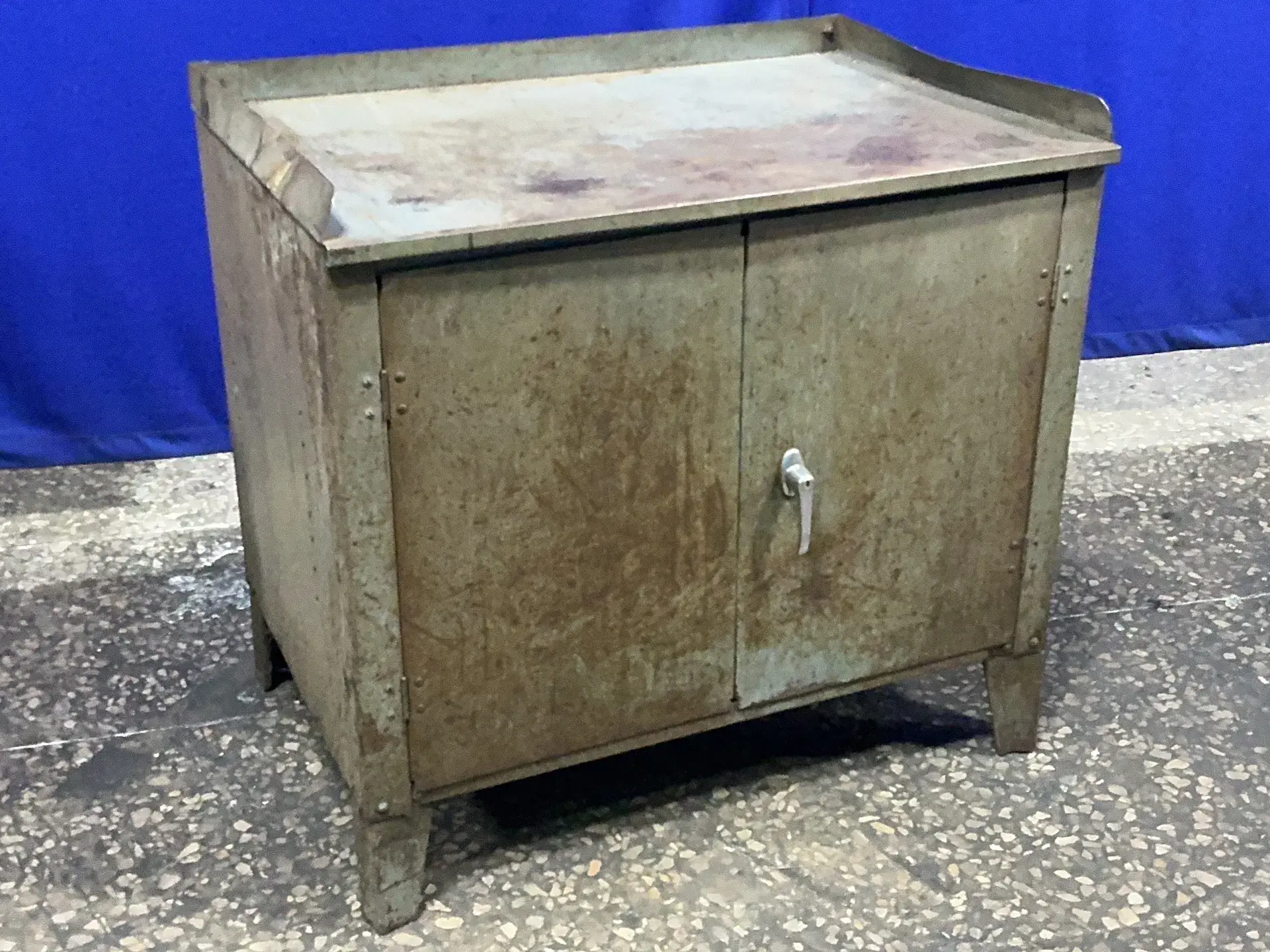 Used _UNKNOWN_ _UNKNOWN_ Cabinets Ohio US | HGR 24 #1567107