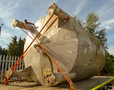 13500L S/S vertical enclosed storage tank