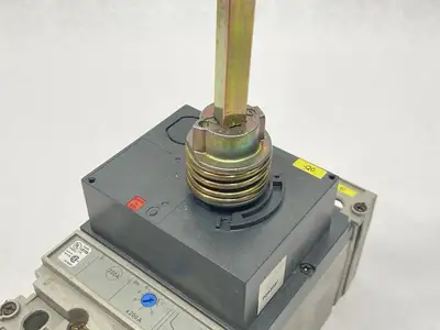 Used Schneider Electric Circuit Breaker 3-Pole 200A 480VAC w/ Operator Handle Circuit Breakers Michigan US | Maverick Industrial Sales #1398660