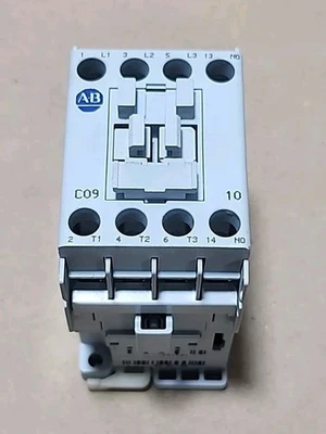 NEW Allen-Bradley 100-C09D10