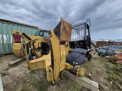 Used CATERPILLAR TH560B Telehandlers British Columbia CA | Lenmark #367038