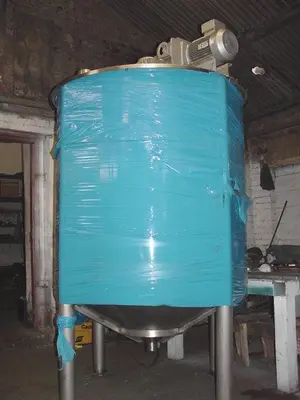 1800 L S/S Enclosed Tank