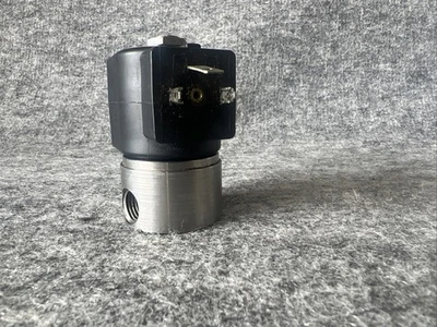 Used Parker 7D100C2-17 Misc Electrical & Power Parts California US | Davliegogo LLC #1718839