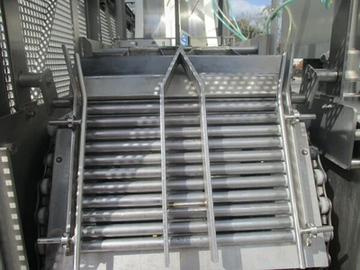 WCB Stainless Ice Cream Filling Machine / Scround ice cream container filler
