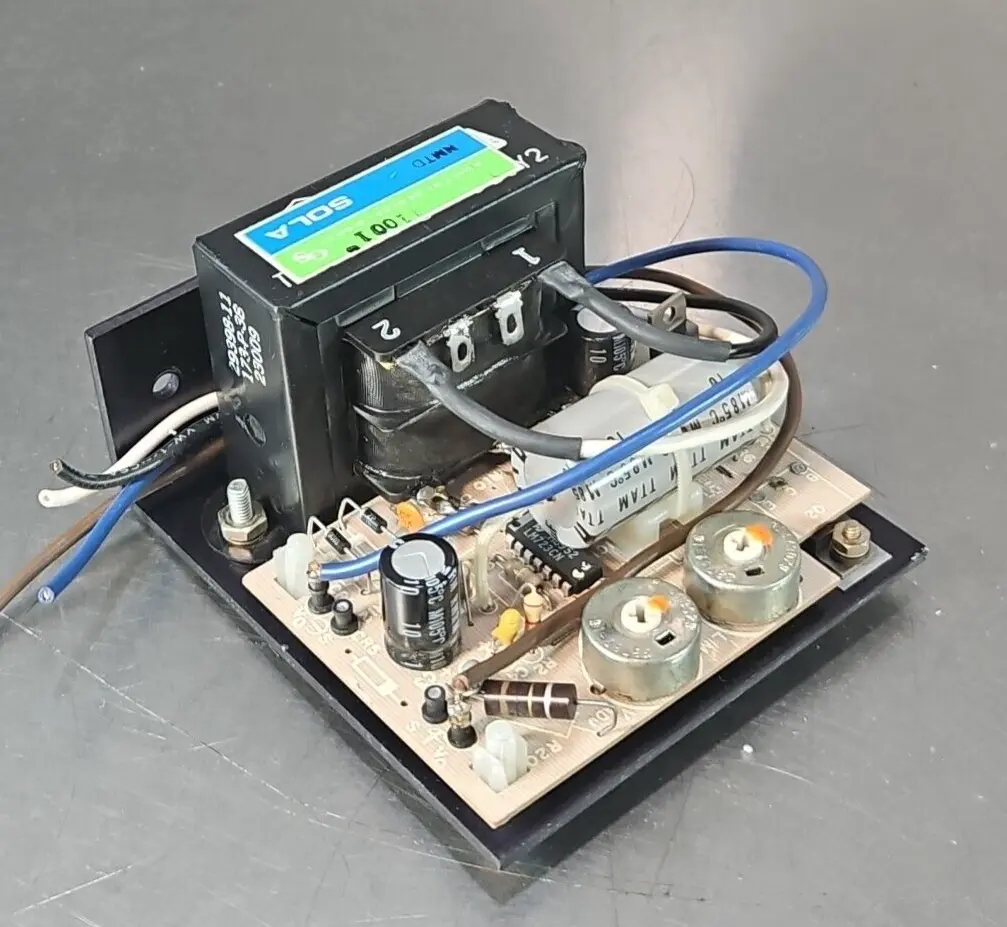 Sola Electric 81-24-180-01 24 VDC Power Supply 0.8 Amp 115Vac Input loc4B9