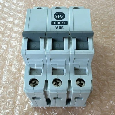 NEW Allen Bradley 1492-CB3 G300
