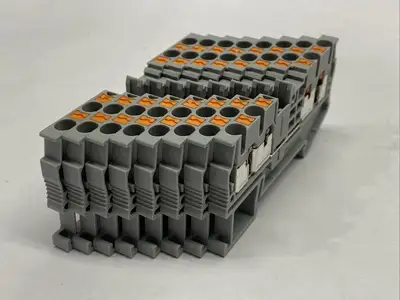 PT 2,5-QUATTRO | Phoenix Contact  Feed-Through Terminal Block LOT OF 8 - Used