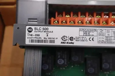 Allen-Bradley 1746-OX8 SLC 500 Output Module - NEW OPEN BOX  - STOCK 5194CC