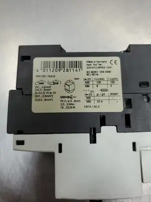 USED Siemens 3RV1021-1EA10 Circuit Breaker/Motor Protector, 4A