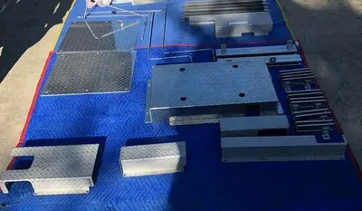 DIAMOND PLATE WITH U STRUT