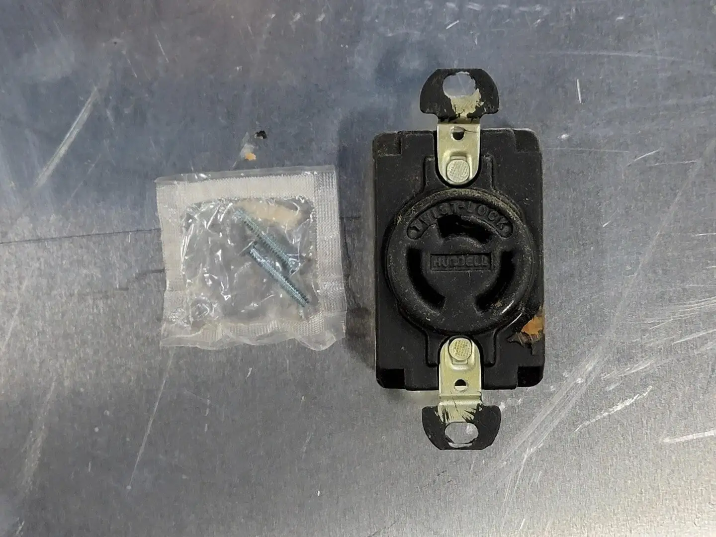 USED HUBBELL 2310