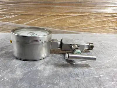 Pressure Gauge w/ Valve