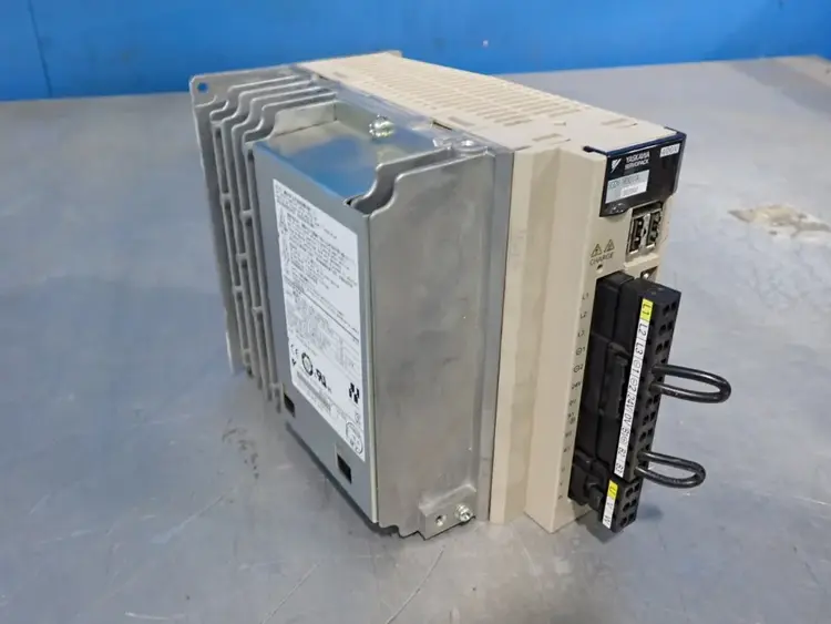 New | in-Stock YASKAWA ELECTRIC SGDV1R9D11A002000 Servo Drives Ohio US | HGR 24 #797556