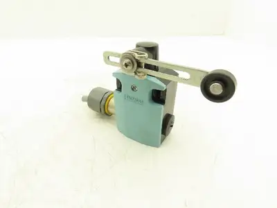 Siemens 3SE5 122-0PB01 Limit Switch With Adjustable Arm & Spring Return