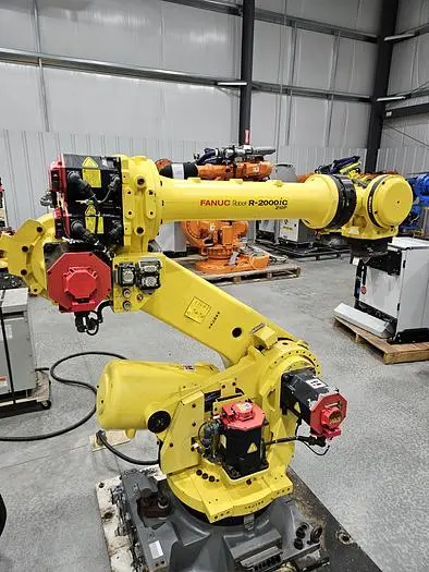 Used 2015 FANUC R-2000IC/210F Robots Ohio US | Six Axis Solutions #397823