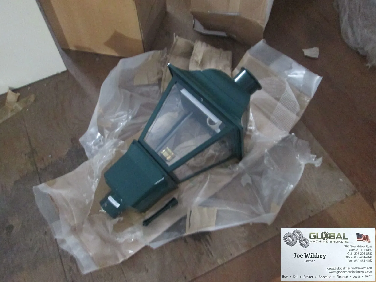Hi-Lite Pole Lamp Lighting Fixture 15" Wide x 30" Tall Downward Projection