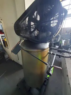 CAMPBELL HAUSFIELD AIR COMPRESSOR. STOCK #0743622.