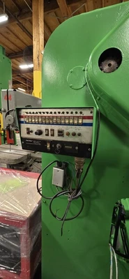 25 Ton, Verson press brake, 2" stroke, 12" Shut Height, 6-1/2' table