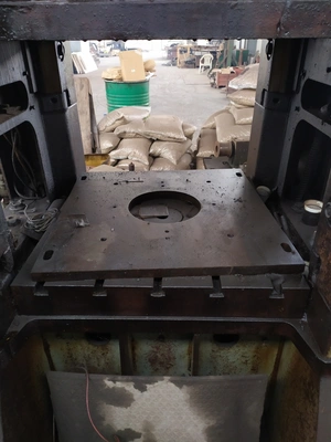 ERFURT Mechanical Double-Action Press, in very good working condition, visible under power