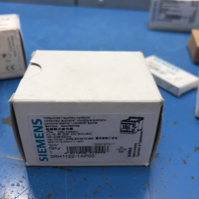 Assorted LOT OF New SIEMENS See Description And Photos For P/N’s