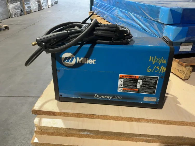 Used MILLER DYNASTY 200 PORTABLE AC/DC TIG AND STICK INVERTER WELDER Tig Welders Michigan US | Miedema Asset Management Group #1424979