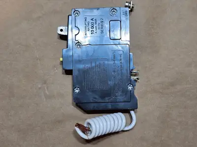 NEW SQUARE D QOB115GFI