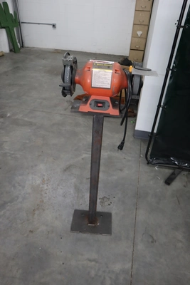 Used CENTRAL MACHINERY 6" GRINDER Pedestal Type Grinders (Double End) Minnesota US | Machinesused.com #1377511