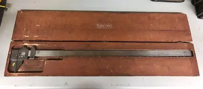 3371-385 VINTAGE L.S. STARRETT 25″ VERNIER CALIPER No. 122-INSIDE-OUTSIDE MADE IN USA WOOD CASE
