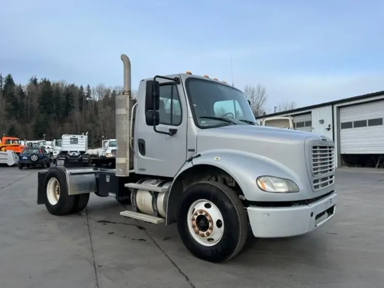 Used 2010 FREIGHTLINER BUSINESS CLASS M2112 Cab Chassis trucks Washington US | Puget Sound Truck Sales #1546504
