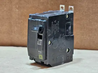 USED SQUARE D QOB230