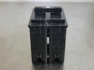 USED SQUARE D HOM220